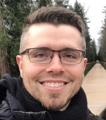 a pic of luke smiling